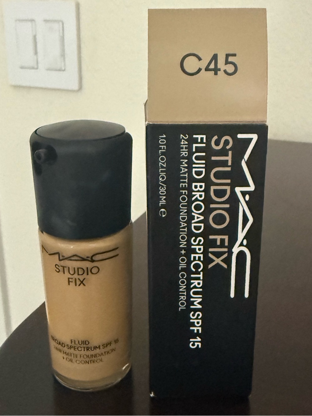 MAC Cosmetics Studio Fix Fluid Foundation C45 - Tan Shade
